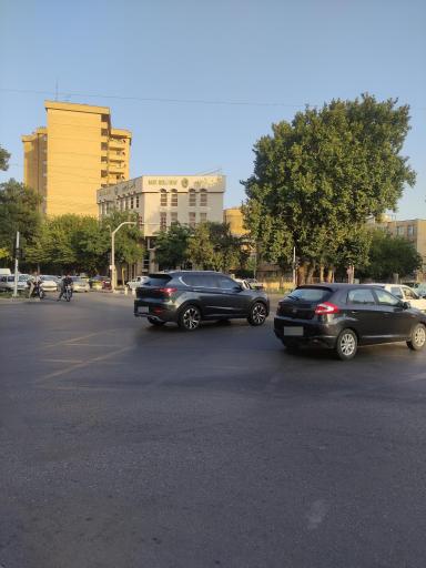 عکس بانک ملی چهارراه ارشاد