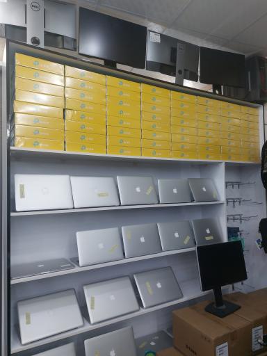 عکس کامپیوتر مرکزی لارستان