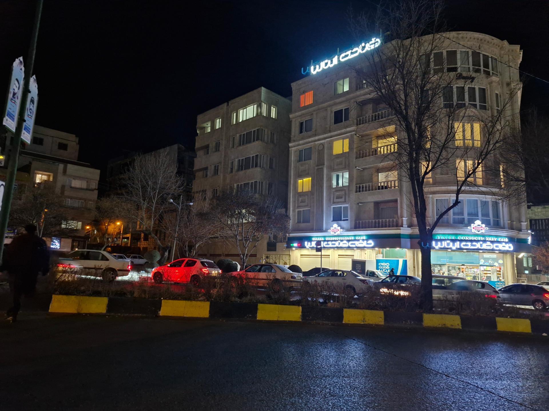 عکس کافه قنادی ایتالیا