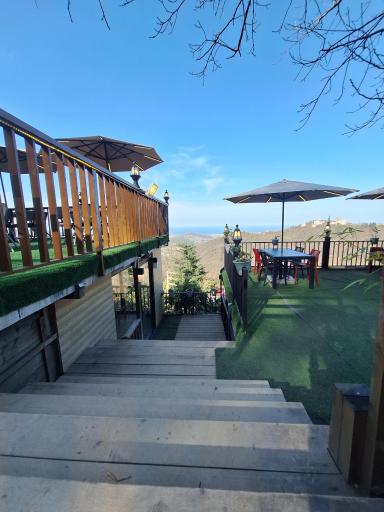 عکس کافه رستوران کوهستان