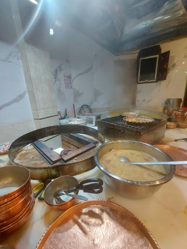 عکس طباخی بام تهران