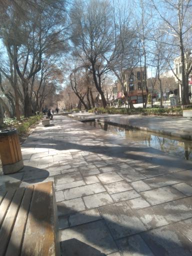 عکس آیینه چهارباغ 