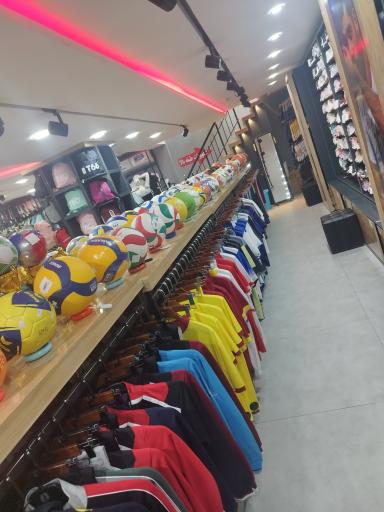 عکس فروشگاه ورزشی توس اسپرت بوشهر