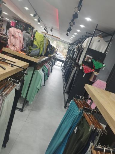 فروشگاه ورزشی توس اسپرت بوشهر