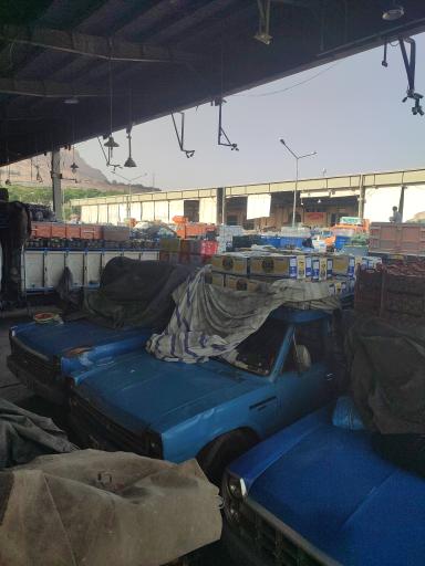 عکس میدان مرکزی میوه و تره بار