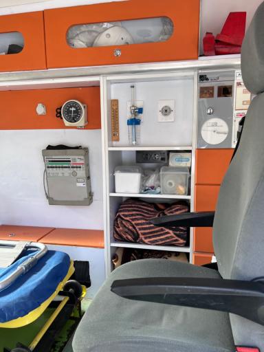 عکس آمبولانس خصوصی تبریز نجات ایستگاه بیمارستان نیکوکاری