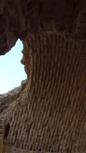 عکس قلعه باستانی( قیز قلعه سی)