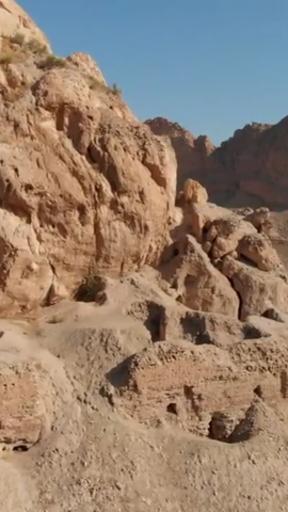 عکس قلعه باستانی( قیز قلعه سی)