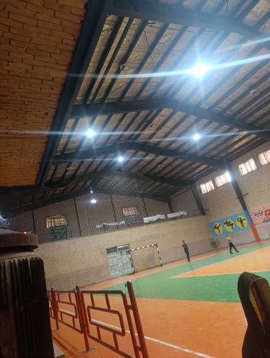 عکس سالن ورزشی نیکان