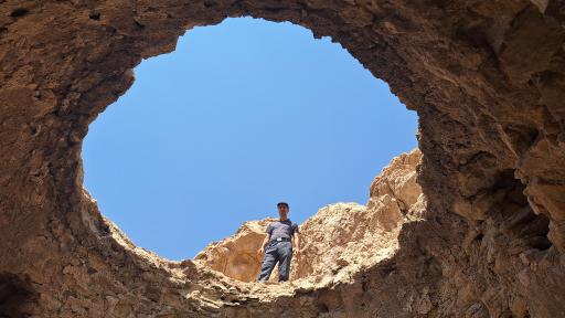 عکس قلعه باستانی( قیز قلعه سی)