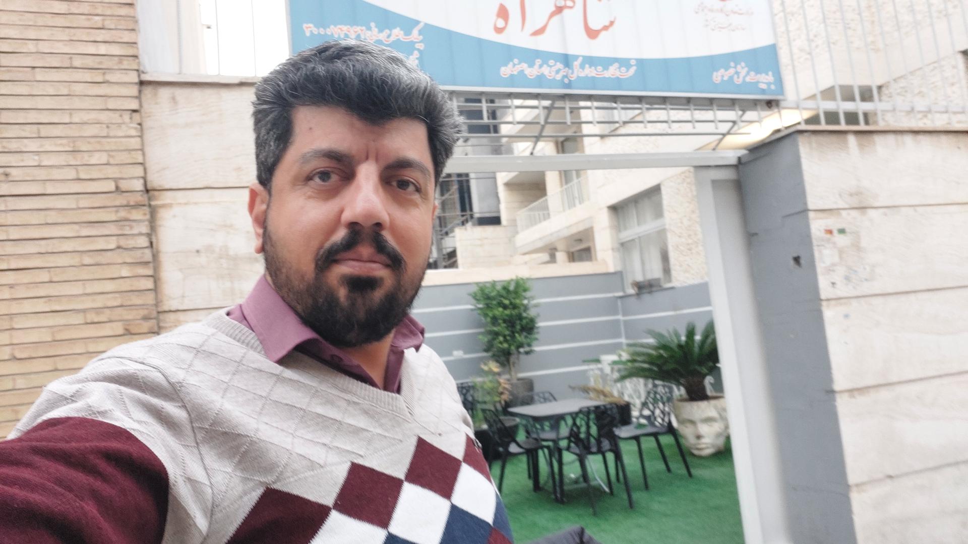 عکس مسعود صانعی روانشناس نوجوان 