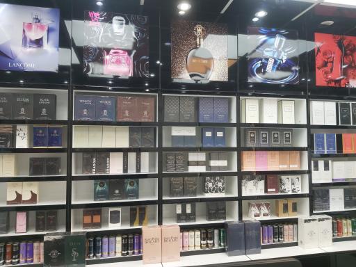 عکس آرایشی و بهداشتی شهزاد