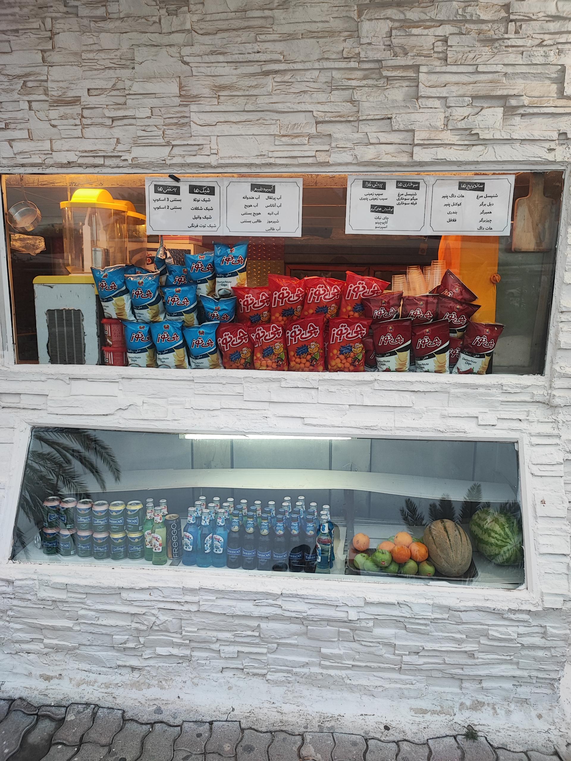 عکس کافی شاپ شب های ساحل