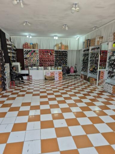 عکس فروشگاه کفش پاپا شعبه 5