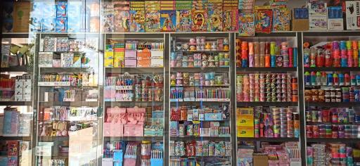 عکس عمده فروشی لوازم تحریر ملل