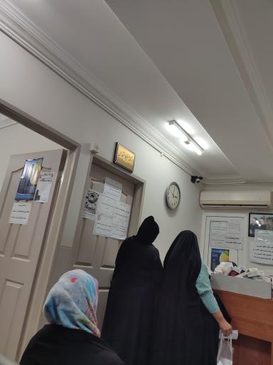 عکس دکتر ملیکا شجاعی(فوق تخصص غدد و متابولیسم)