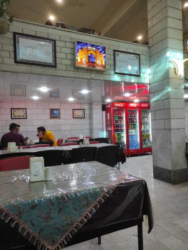 عکس رستوران باباطاهر