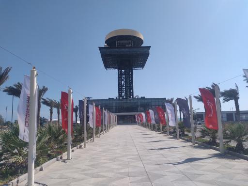 رستوران بزرگ پدیده