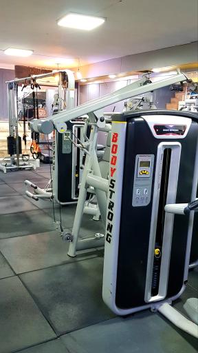 عکس باشگاه بدنسازی مهشید فیت