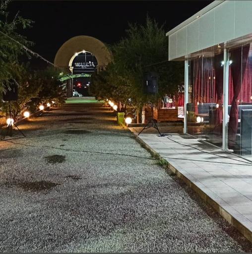 عکس باغچه رستوران سپیدار