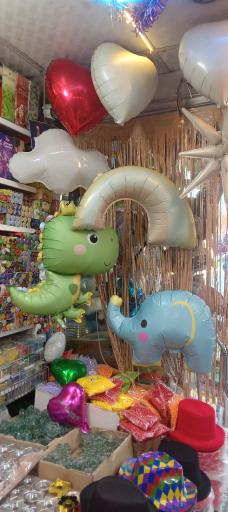 عکس فروشگاه رنگارنگ (لوازم تولد و آتش بازی)