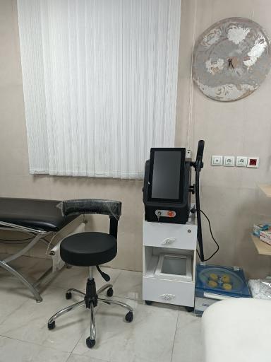 عکس درمانگاه شبانه روزی طبیبان