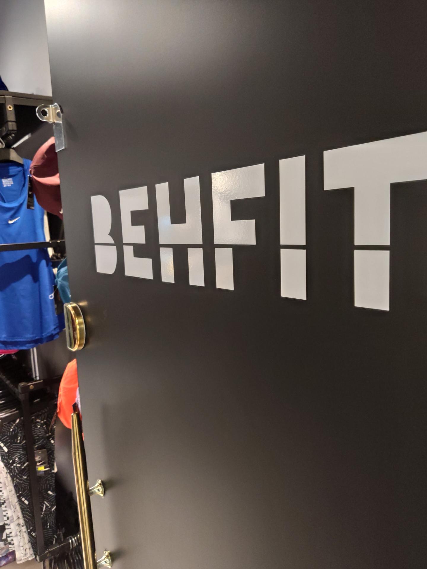 عکس فروشگاه لوازم ورزشی بهفیت