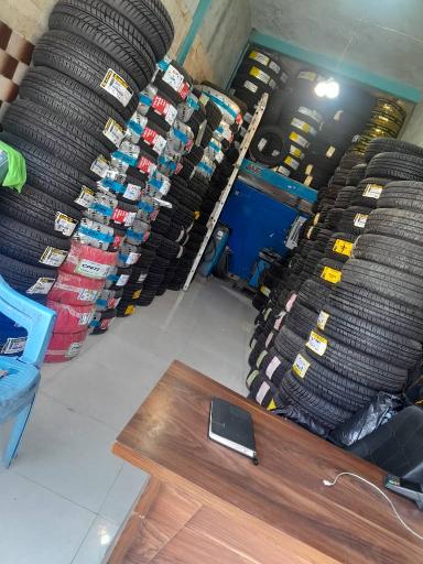 عکس لاستیک و باطری امیر