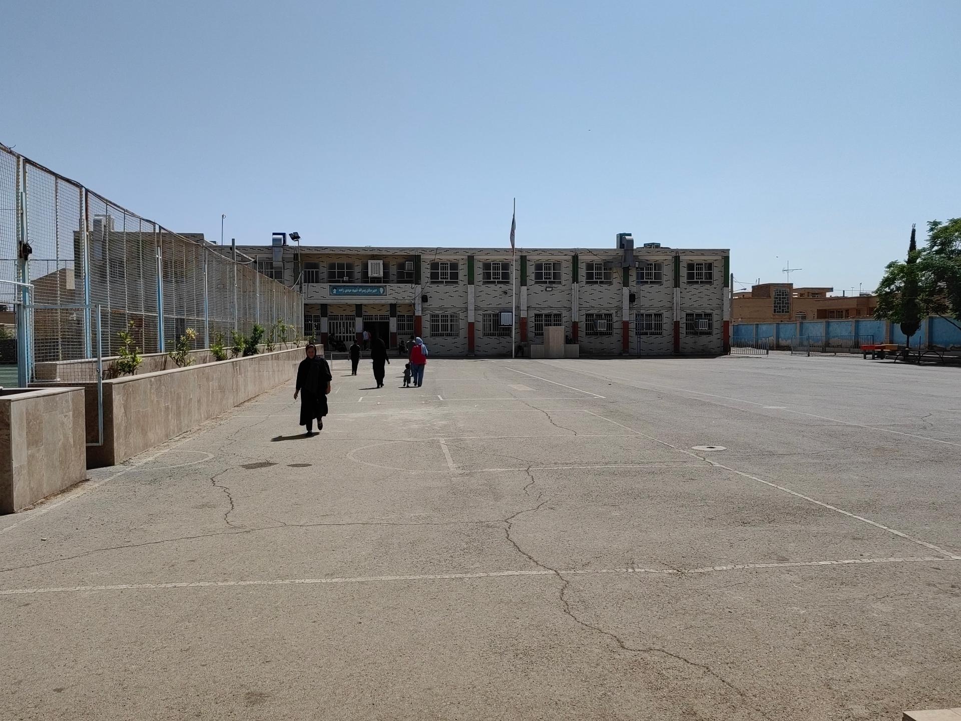 عکس دبیرستان دوره اول پسرانه دولتی مهدی زاده 2