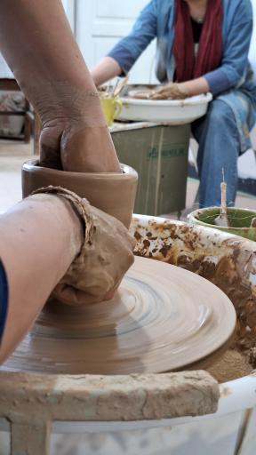 عکس آموزشگاه سفال و لعاب توپال