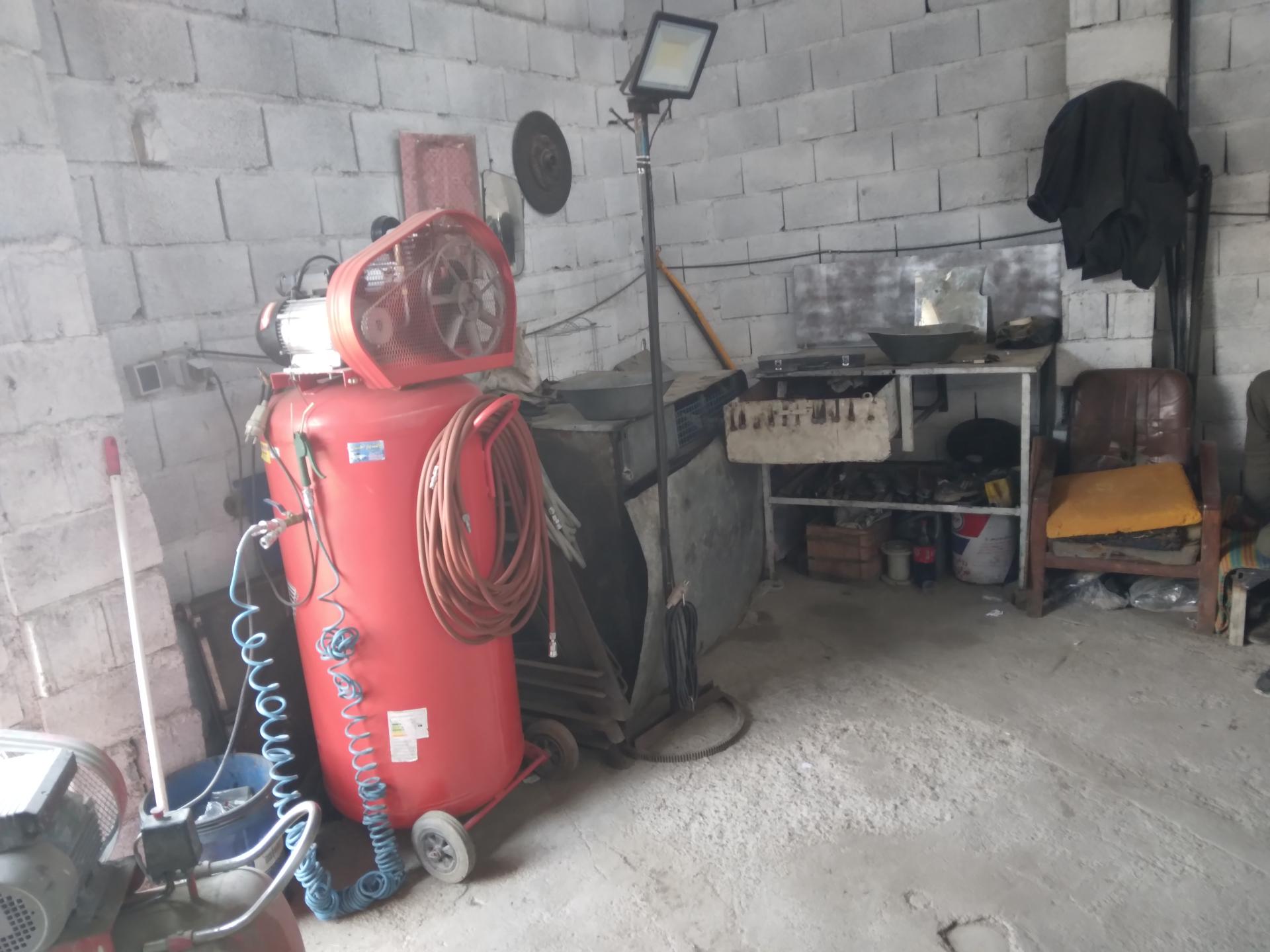 عکس تعمیرگاه مکانیکی گیربکس سازی