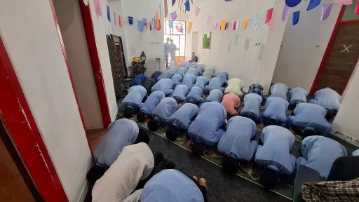 عکس مدرسهٔ پسرانه مأوا