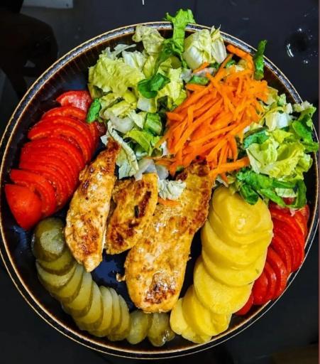 عکس باشگاه ورزشی و کافی شاپ خانه تناسب