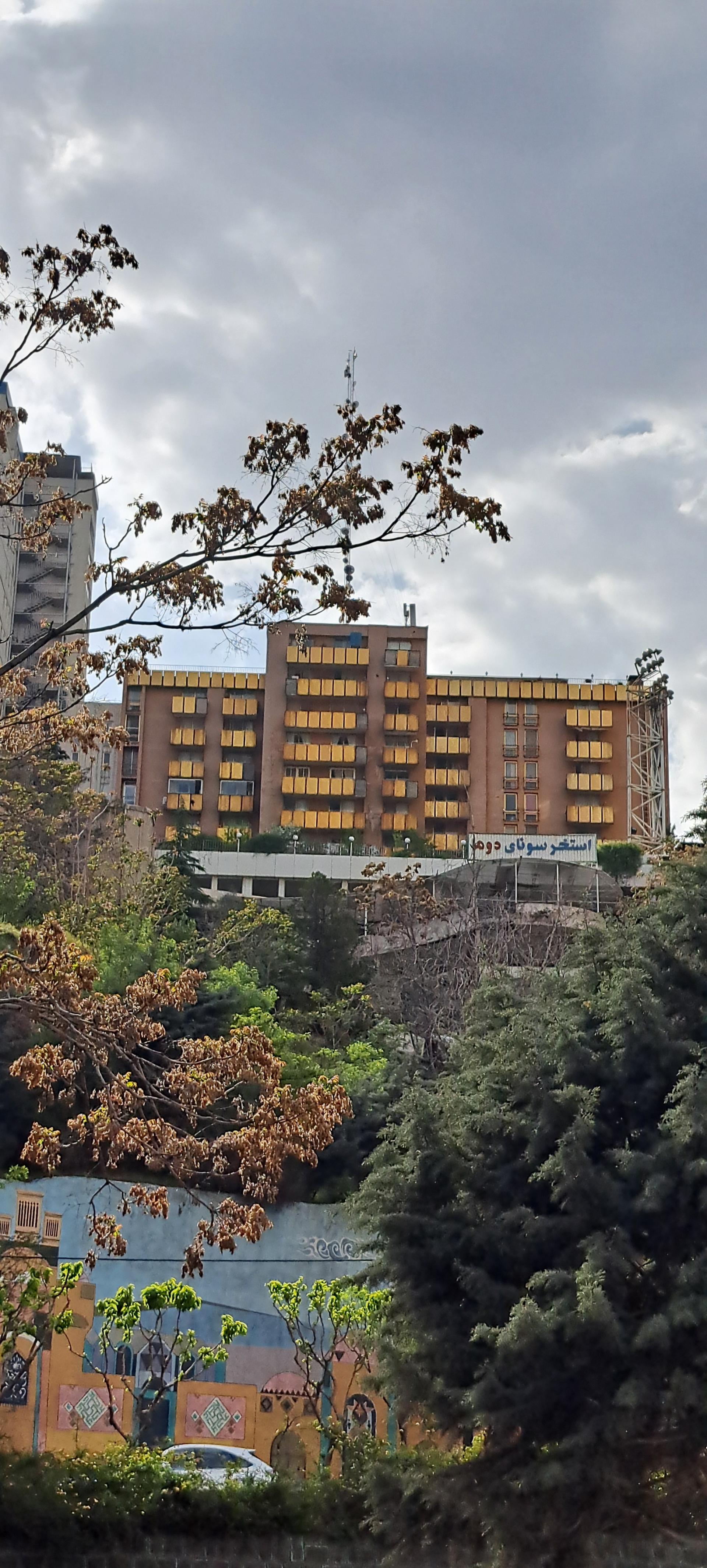 عکس استخر و سونای دوما