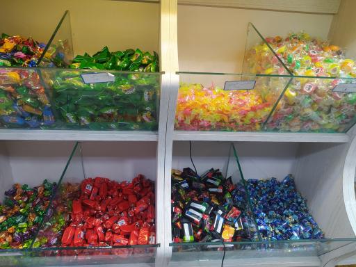 عکس آجیل و خشکبار حاجی آبادی