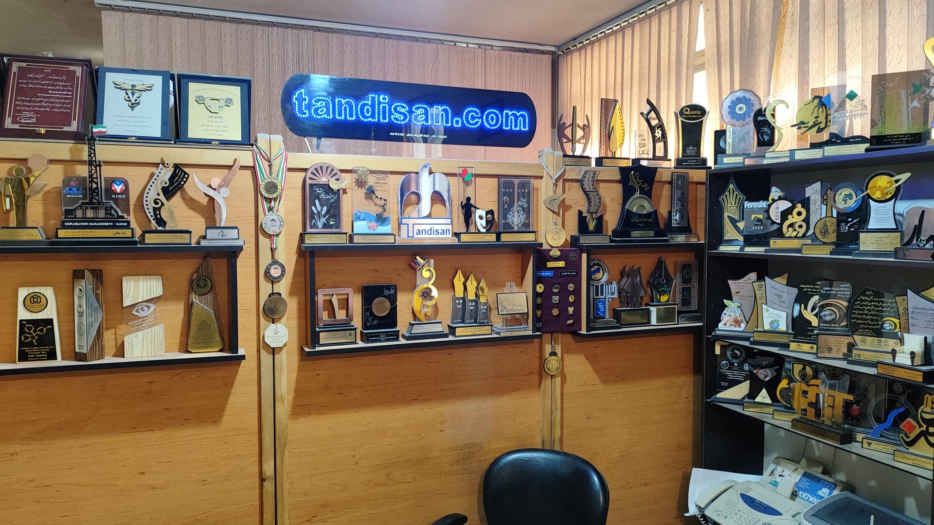 عکس گالری هنری تندیسان