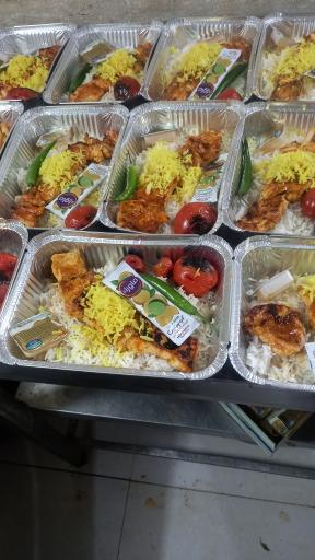 عکس تهیه غذای ایرانی 