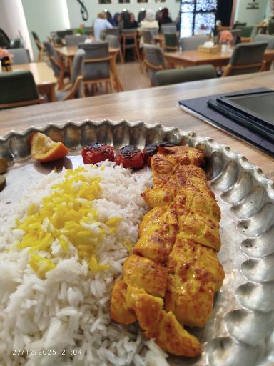عکس کافه رستوران چرب و‌چیلی