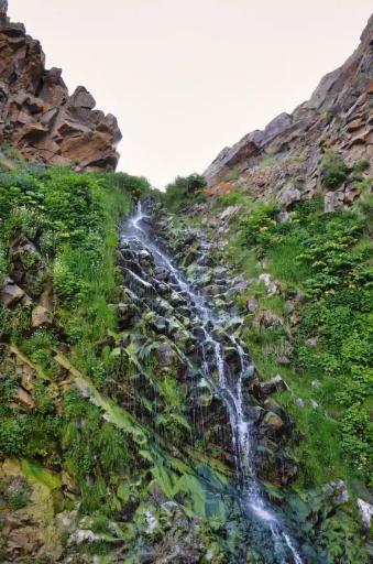 عکس آبشار سردابه