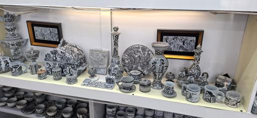 عکس فروشگاه صنایع دستی توس