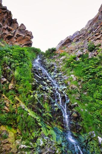 عکس آبشار سردابه