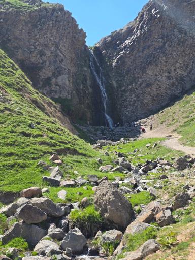 عکس آبشار سردابه