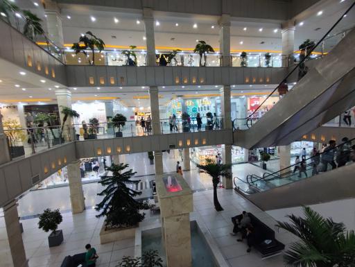 عکس مجتمع تجاری تفریحی پارمیدا