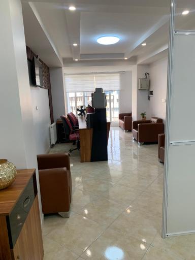 عکس کلینیک پوست و مو کاج