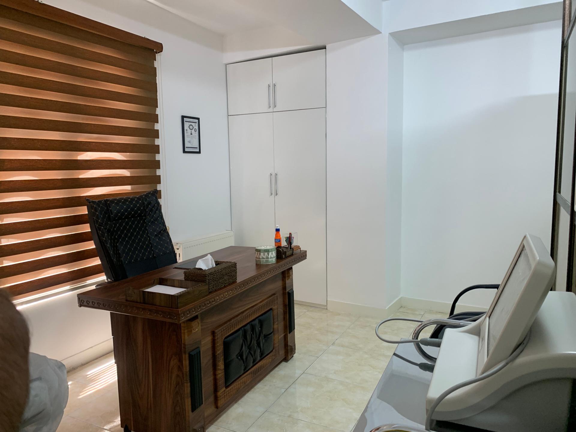 عکس کلینیک پوست و مو کاج