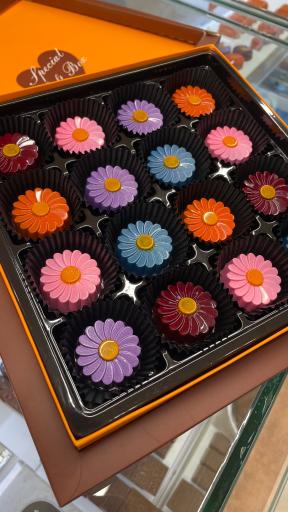 عکس بوتیک تخصصی شکلات نوژان 