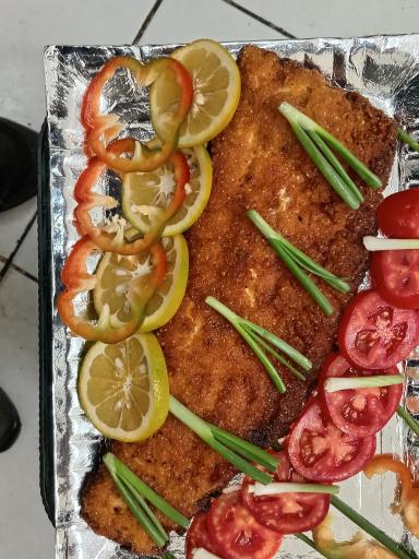 عکس رستوران و بیرون بر چهلستون