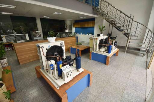 عکس نمایشگاه دایمی شرکت برودتی و حرارتی نیک