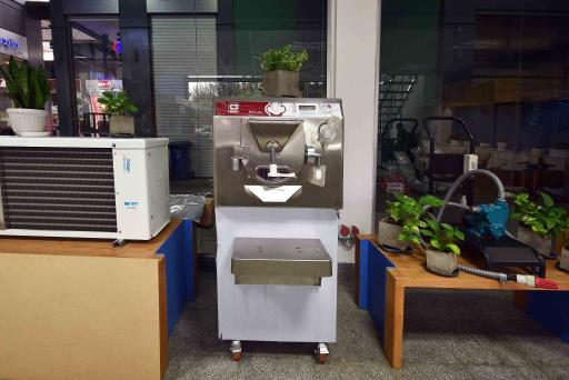 عکس نمایشگاه دایمی شرکت برودتی و حرارتی نیک