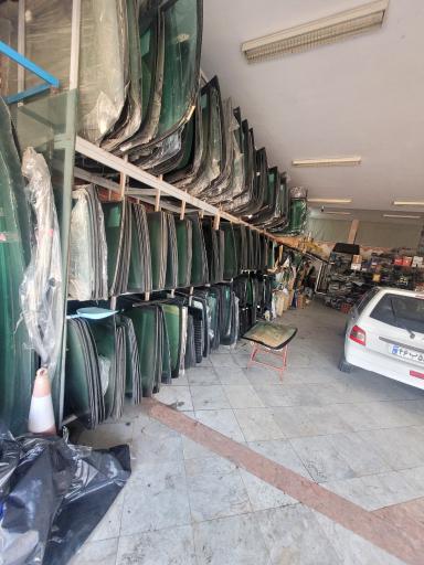 عکس شیشه اتومبیل محمد